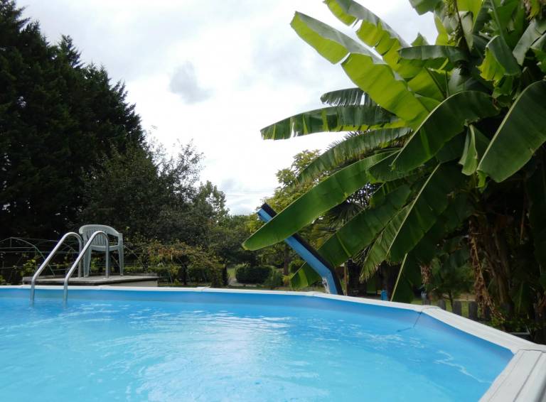Gite with pool, garden & patio — photo 2
