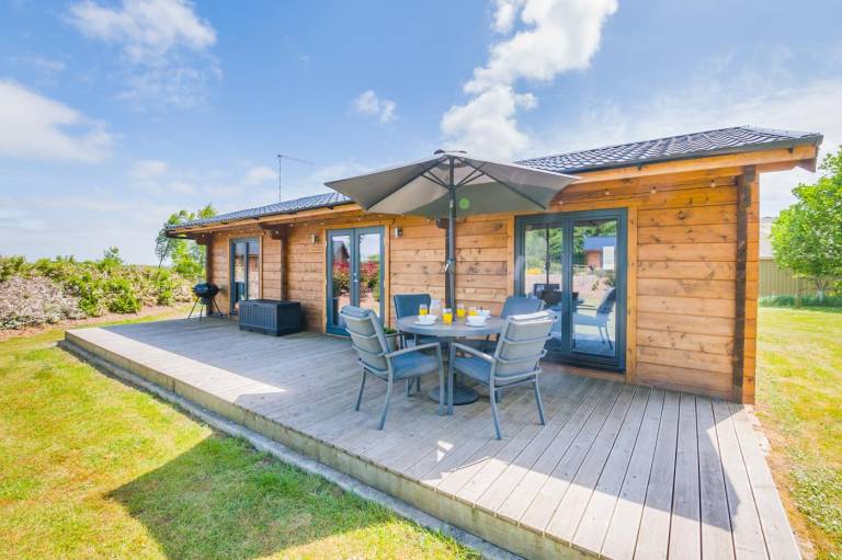Lodge with yard & grill in Driffield