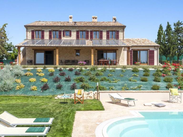 Fully equipped big vacation home with grill, garden & hot tub | Suitable for remote work | Pet-friendly — photo 2