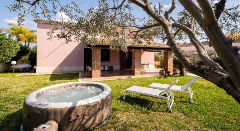 {Villa Jacuzzi Privata}sul mare di Fontane Bianche — photo 4