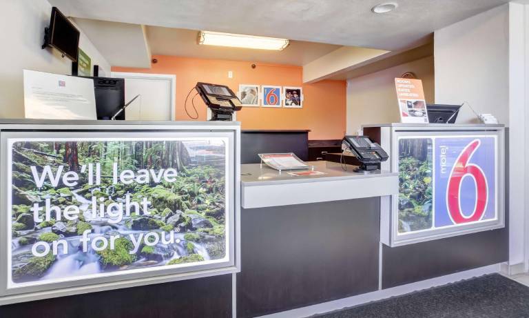 Motel 6 Medford, OR — photo 4