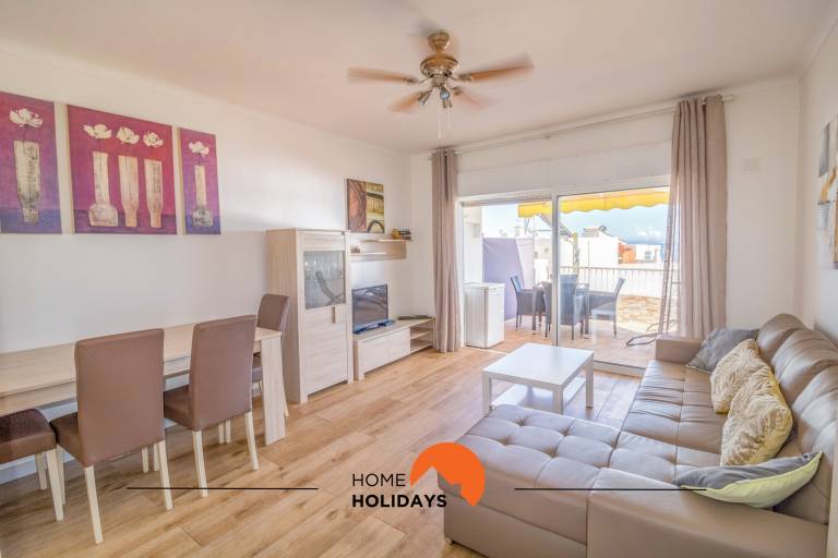 Apartment with yard & terrace in Albufeira