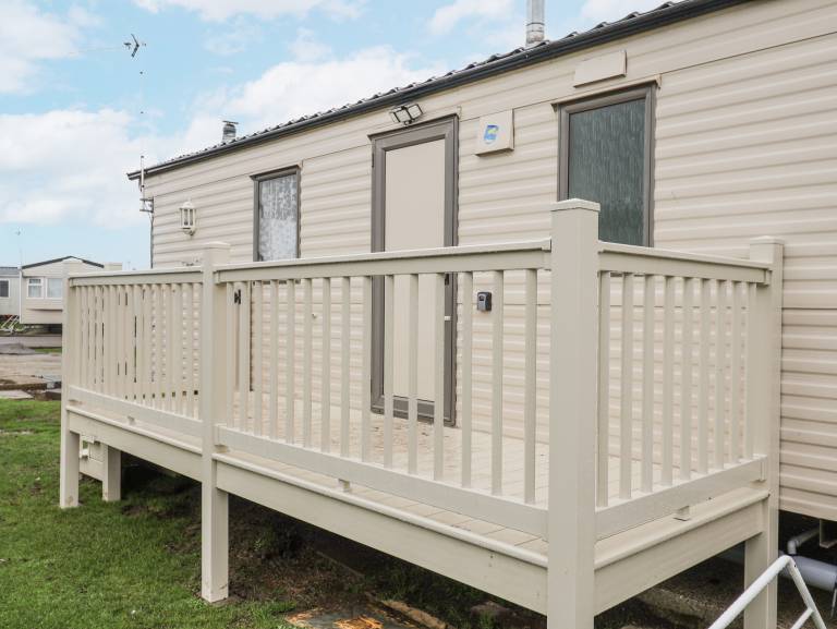 Family-oriented nice cottage with pool | Beach view | Pets are welcome — photo 2