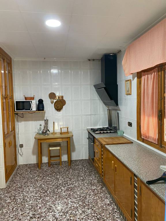 House with pool, barbecue & yard — photo 4