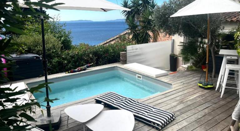 Vacation home with private pool, terrace & grill | Suitable for remote work in Le Lavandou
