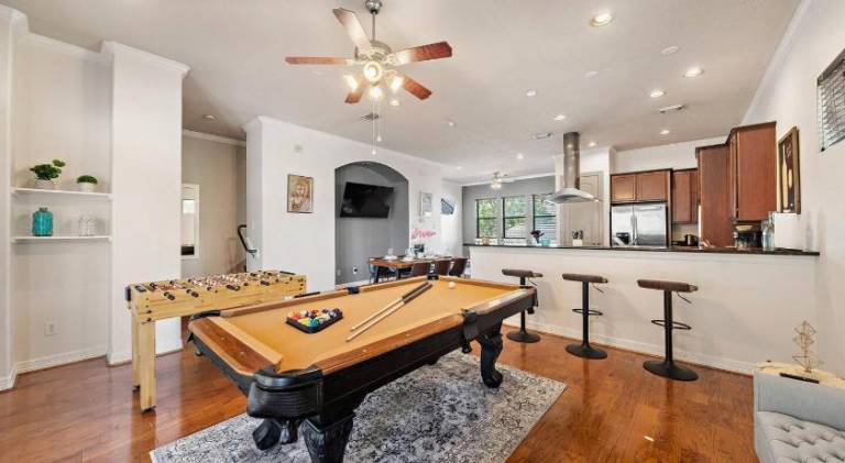 Fully equipped lovely house with grill, terrace & garden | Suitable for remote work | Pets are welcome in Houston, TX