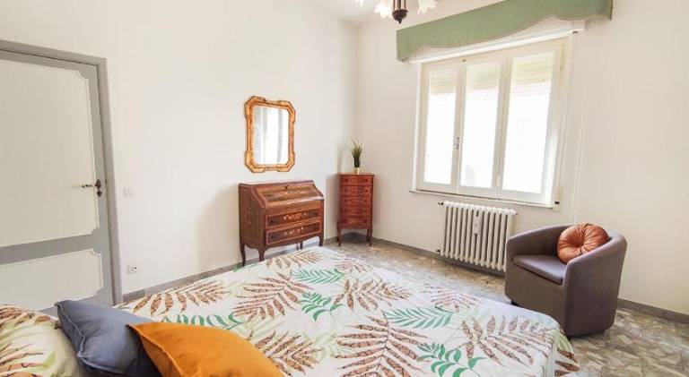 Holiday apartment with 3 rooms for 7 persons in Grottammare