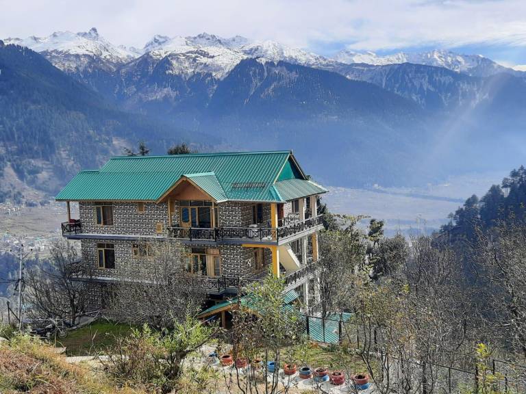 The East Ridge Cottage by Atrangiz Stays in Manali