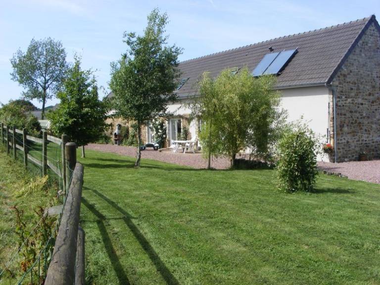 Gite with terrace, garden & barbeque | Pets allowed — photo 2