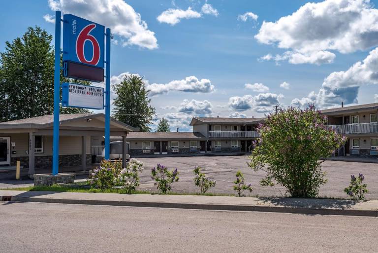 Motel 6 Fort Nelson, BC — photo 5