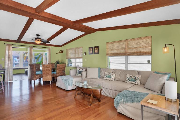 House with BBQ | Water view — photo 4