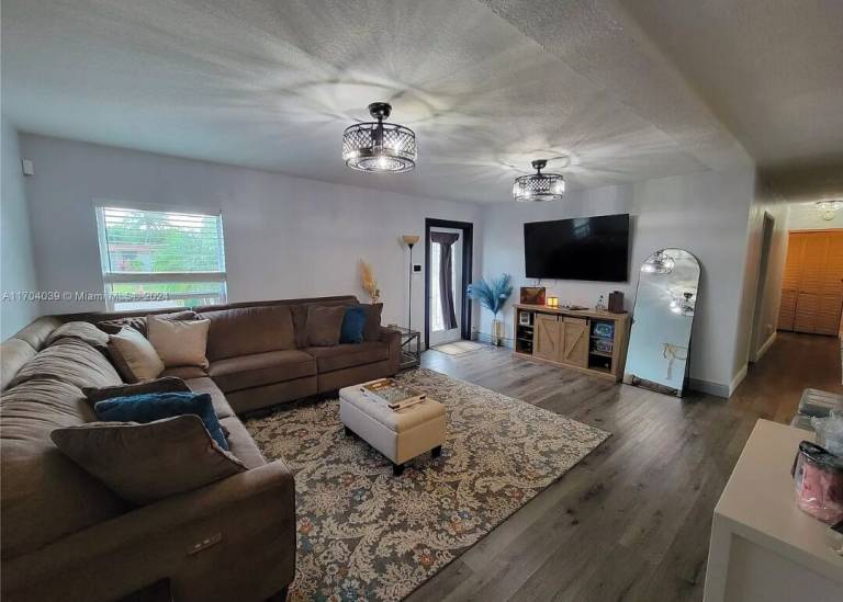 House Tamarac