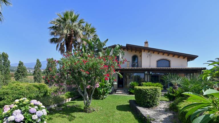 Children-friendly villa with grill, terrace & yard | Garden view | Pets allowed — photo 2