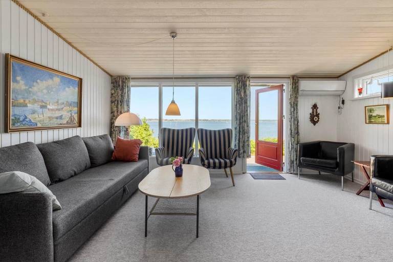 Vacation home with terrace & BBQ | Sea view | Pets allowed — photo 4