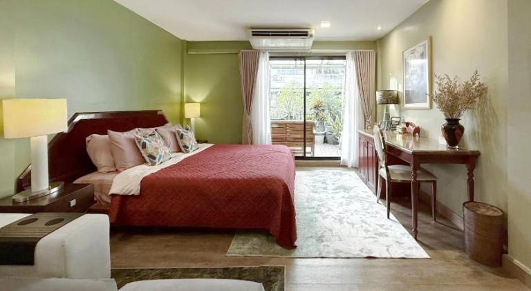 Beautiful vacation home with garden & hot tub | Dogs allowed — photo 2