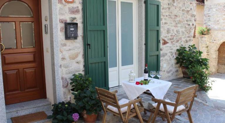 Rental apartment with 2 rooms for 6 persons in Tremosine
