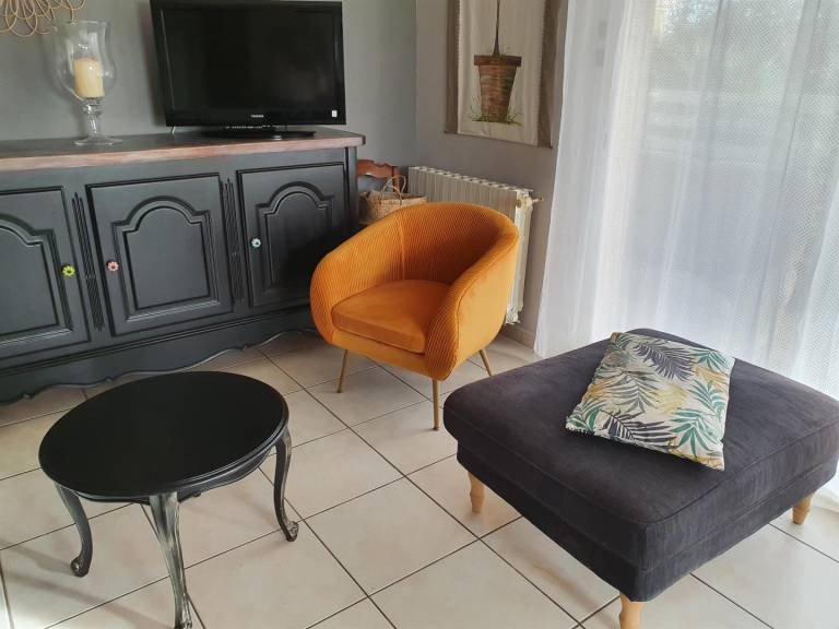 Gite with patio & barbecue — photo 5