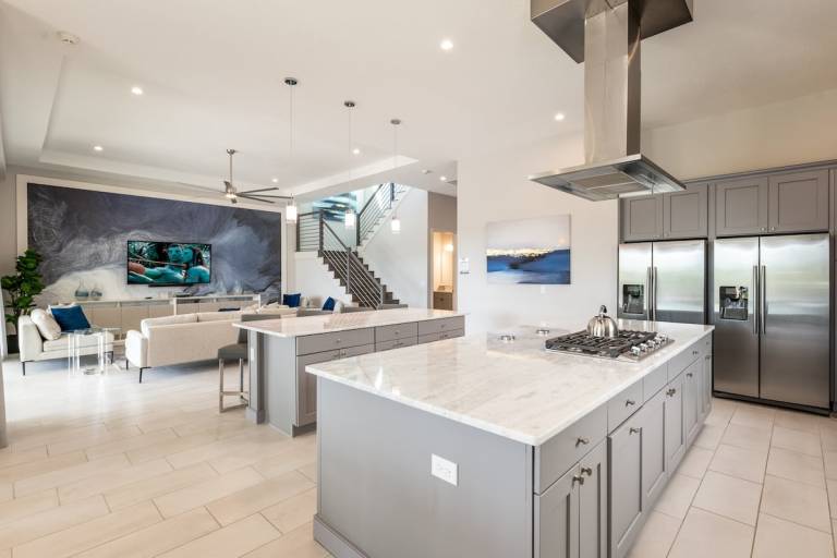 House with private pool & jacuzzi — photo 4