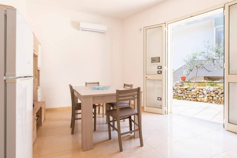 Holiday Home 'Db - Alloro' with Private Garden, Wi-Fi and Air Conditioning — photo 2