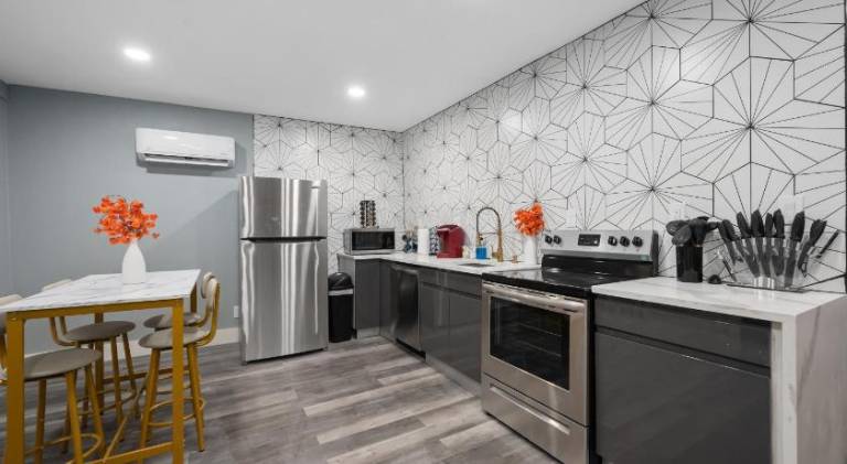 Holiday apartment | Close to Gerald D. Hines Waterwall Park | Pet-friendly in Houston, TX