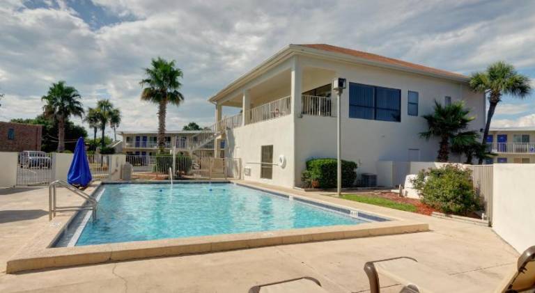 Motel 6 Destin, FL — photo 5