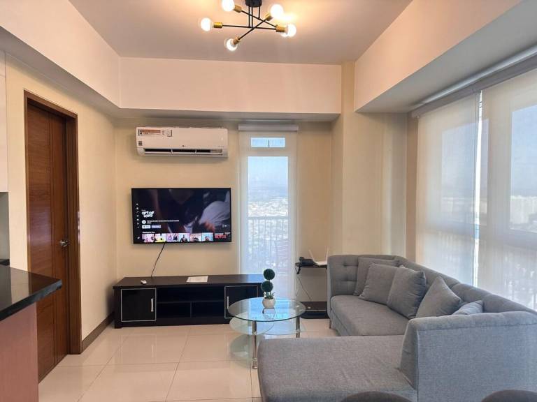Holiday apartment with pool & yard | Perfect for remote work in Taguig