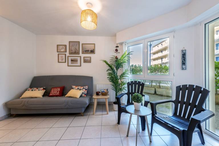 Family-oriented charming holiday apartment with patio, fast internet & barbecue | Next to the beach | Dogs allowed — photo 3