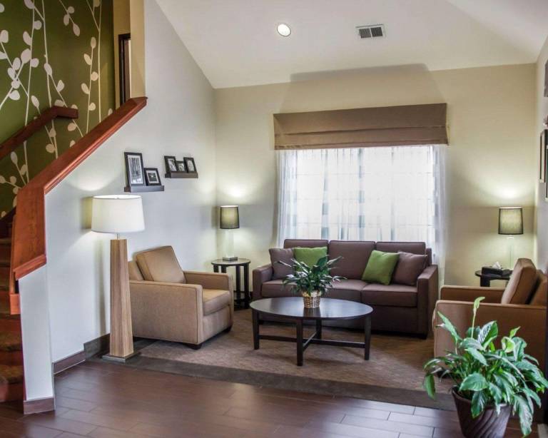 Garner Hotel Topeka West by IHG — photo 3