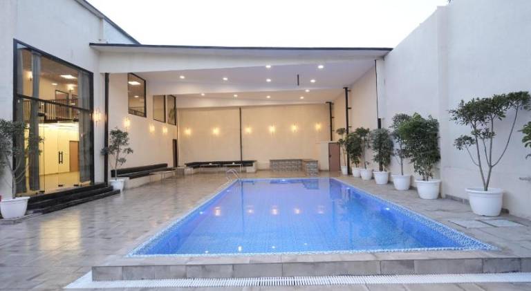 Beautiful vacation home with yard & private pool | Pets allowed — photo 5