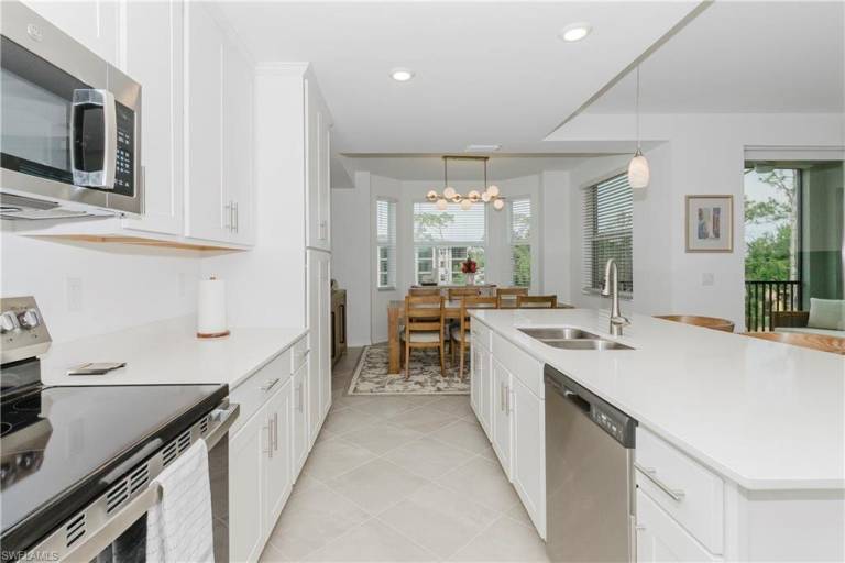 Condo with terrace & garden | Garden view — photo 4