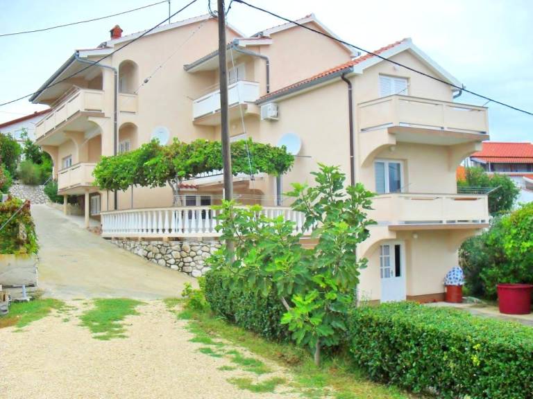 Ferienwohnung  Lopar