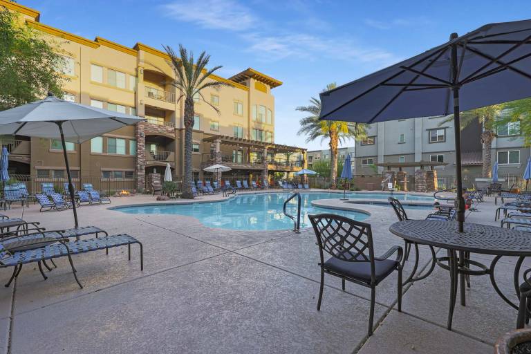 Fully equipped condo with sauna, heated pool & hot tub | Pet-friendly — photo 2