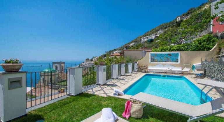 Villa with pool & jacuzzi in Agerola