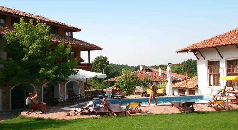 Hotel Izvora - Garden Retreat in Veliko Tarnovo