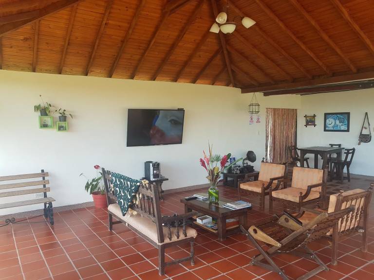 Villa with pool & jacuzzi — photo 4