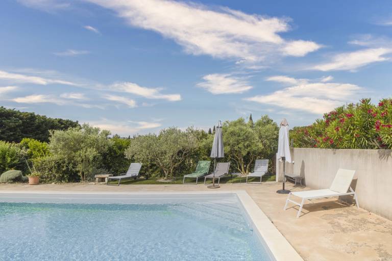 Villa with pool, barbeque & yard — photo 5