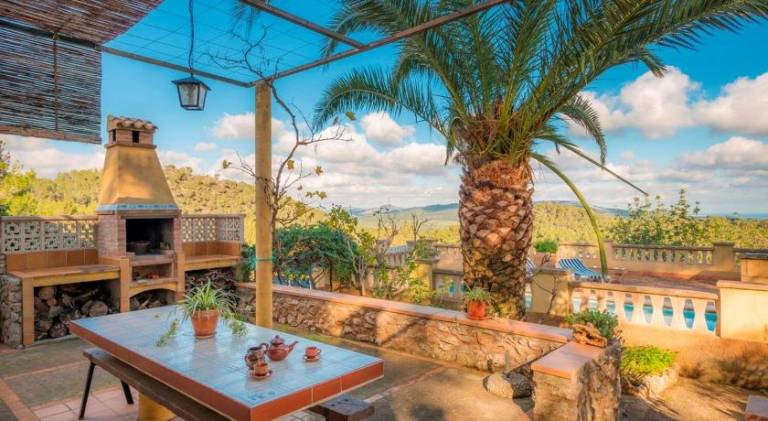 Pleasant villa with terrace, yard & BBQ | Pets are welcome — photo 3