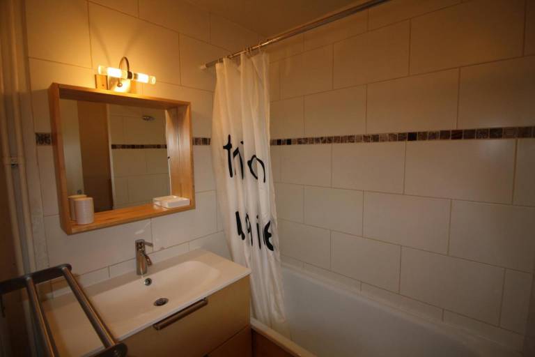 40m from resort center, 8th floor, balcony, tv, ski locker, 21m², Tignes — photo 4