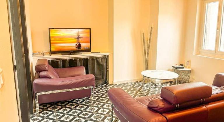 Apartment | Next to Bordeaux Cathedral — photo 2