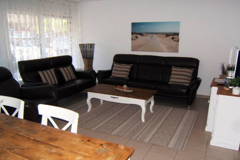 Vacation home with garden & patio — photo 2