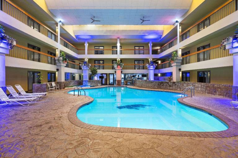 Baymont by Wyndham Shakopee — photo 2
