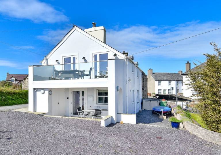House  Llanengan