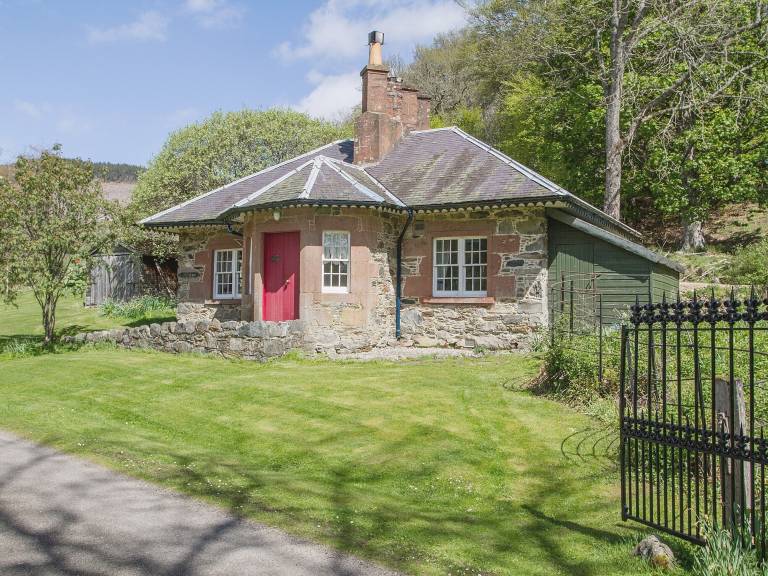 Cottage  Angus