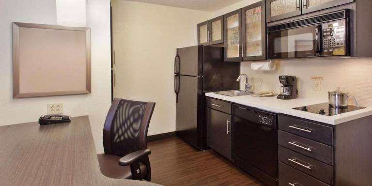 MainStay Suites Southfield-Detroit — photo 5