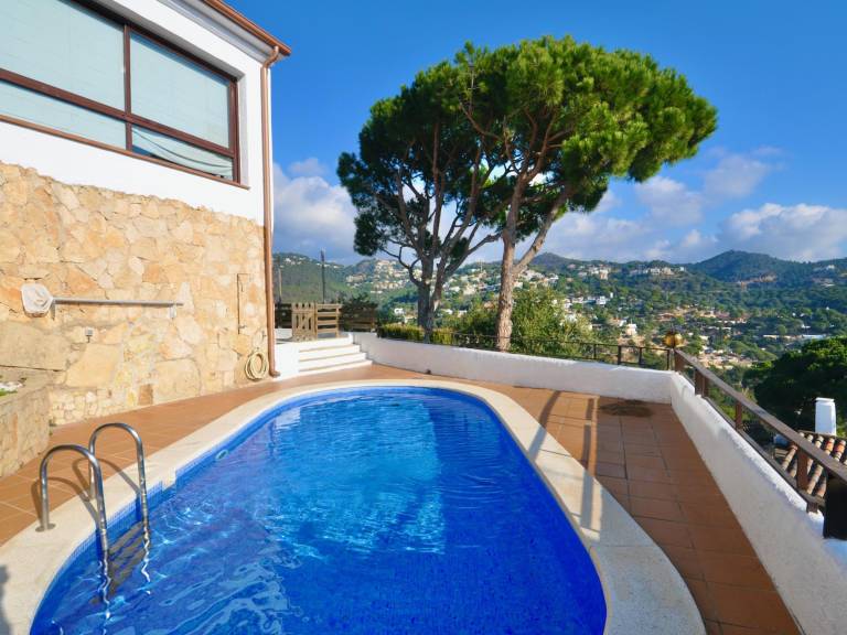Private Pool Villa near Cala Canyelles Beach, WiFi, A/C, Parking — photo 2