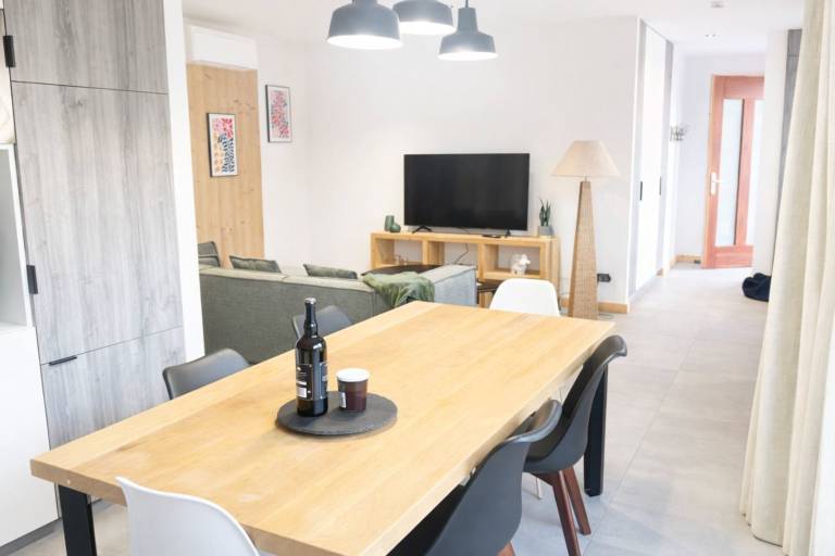 Rental apartment with patio & barbeque — photo 2