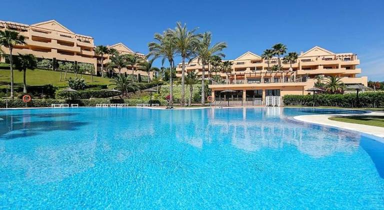 Sea view Golfing two bedrooms appartment in Benahavis