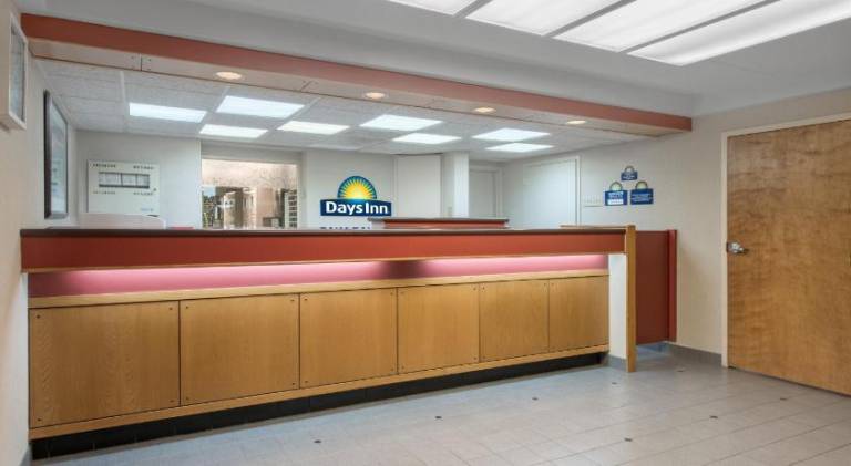 Days Inn by Wyndham Harrisburg North — photo 4