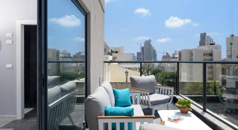 The Roof - By Sea Land Suites in Tel Aviv