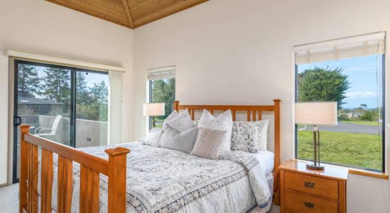 Beautiful vacation home with pool | Suitable for remote work | Pets allowed — photo 2